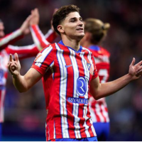  برشلونة يسعى لانضمام خوليان ألفاريز بصفقة قيمتها 100 مليون يورو